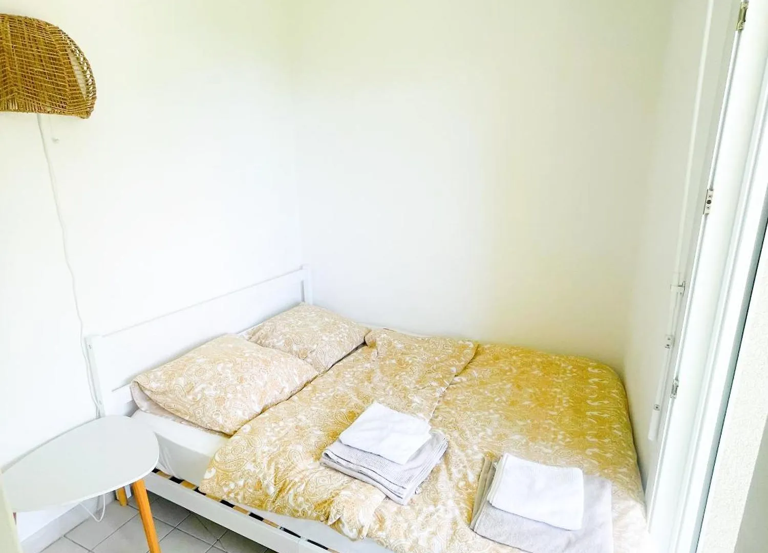 Διαμέρισμα 1 Bedroom Sea View, Swimming Pool, Beach On Foot, Parking Αντίμπ
